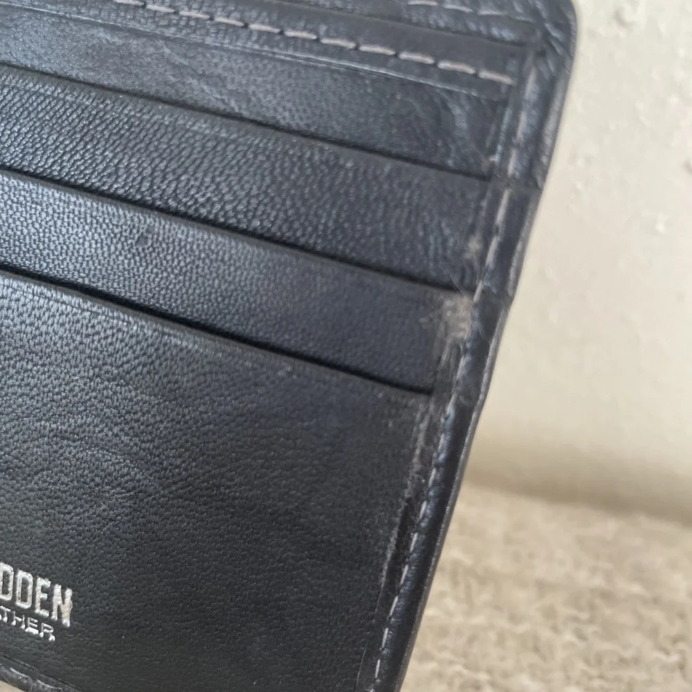 Steve Madden Men's Bi - Fold‎ Black Leather Wallet With Flip ID RFID Card Holder